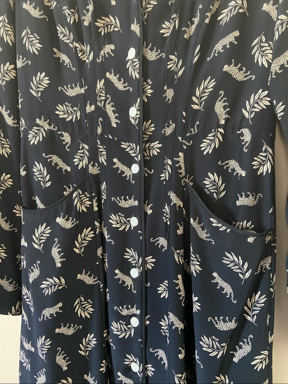 HVN Sarah Silk Button-Down Dress Leopard & Leaf Print - Picture 5 of 7